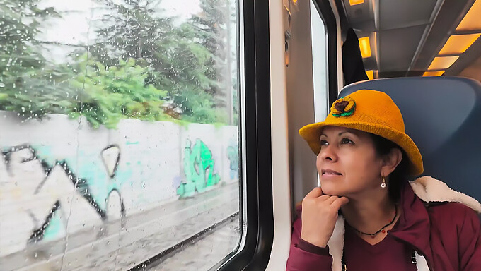 Encontro Quente De Trem Em 4k Do Casal Brasileiro Com Anal E Boquete