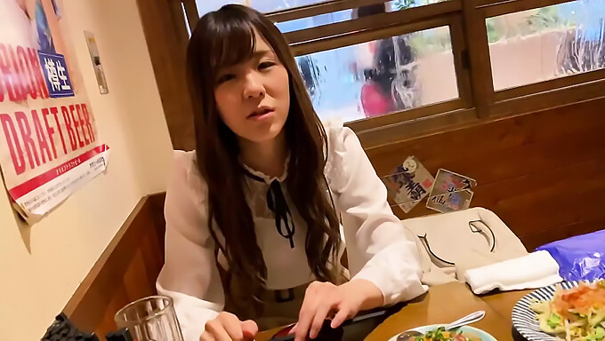 A Garota Japonesa Mashiro Explora Sua Sexualidade Em Um Vídeo Amador