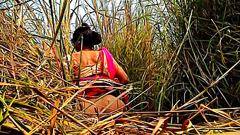 Indian Amateur Wife Gets Wild In The Field