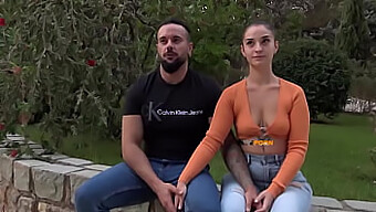 مغامرة فموية للزوجين لأول مرة في الهواء الطلق