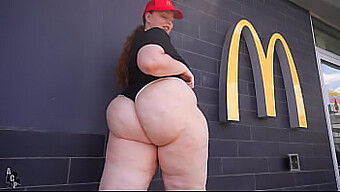 Mia Dior Si Po Prepustení Z Mcdonald'S Zaistí Novú Prácu A Zapojí Sa Do Intenzívneho Sexu S Manažérom Prijímania Zamestnancov.