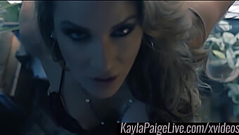 Urmărește-O Pe Kayla Paige Cum Își Face Plăcere Cu O Jucărie În Acest Videoclip De Striptease Fierbinte!